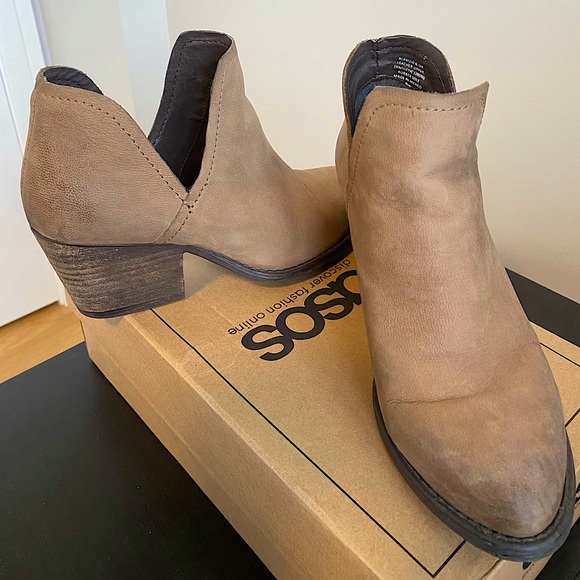 Steve Madden Adelphie Ankle Boot (size 6.5) - Picture 6 of 10